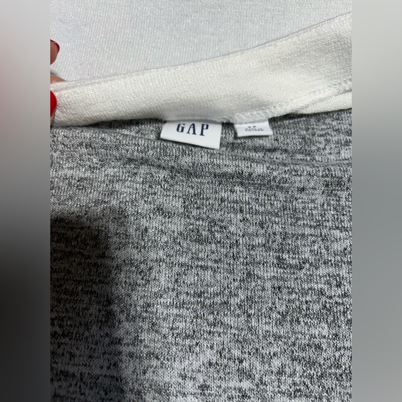 GAP Gray and White Women's Knit Top - Picture 3 of 4